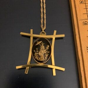 Beautiful gold tone, asian scene stunning necklace. Vintage and lovely